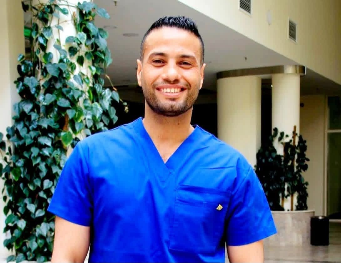 استاذ دكتور سامح رجب استشاري جراحة المخ والاعصاب والعمود الفقري