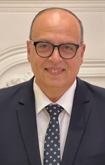 ا.د. احمد محمد حمدي استاذ تركيبات الاسنان