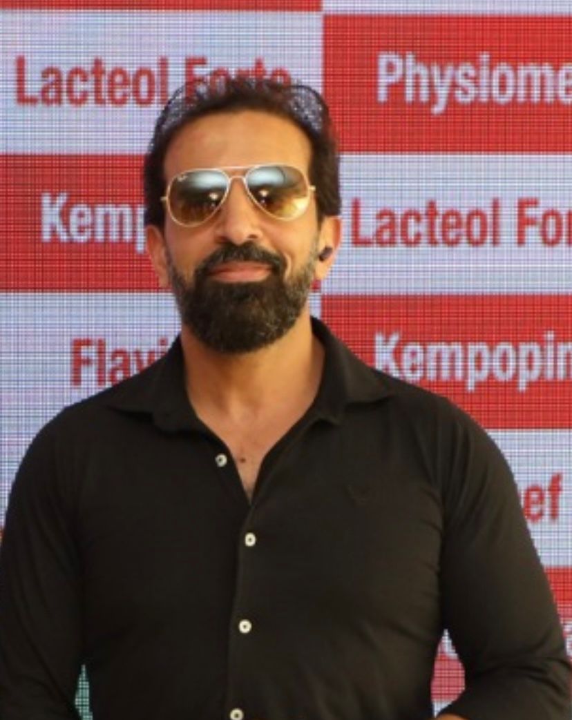 دكتور عبدالرحمن يس استشاري الجراحه العامه والمناظير وجراحات المستقيم والشرج بالليزر